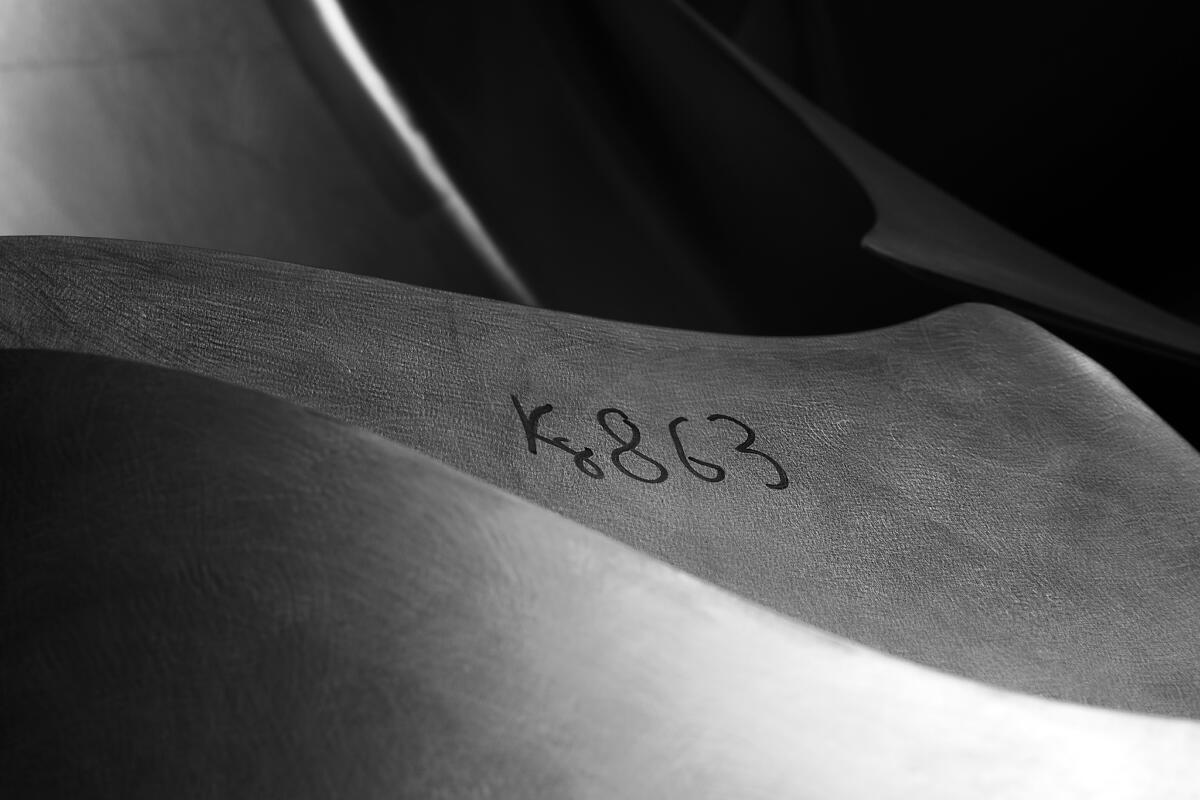 Superficie di una pala d'elica con numero scritto a mano, Rolla